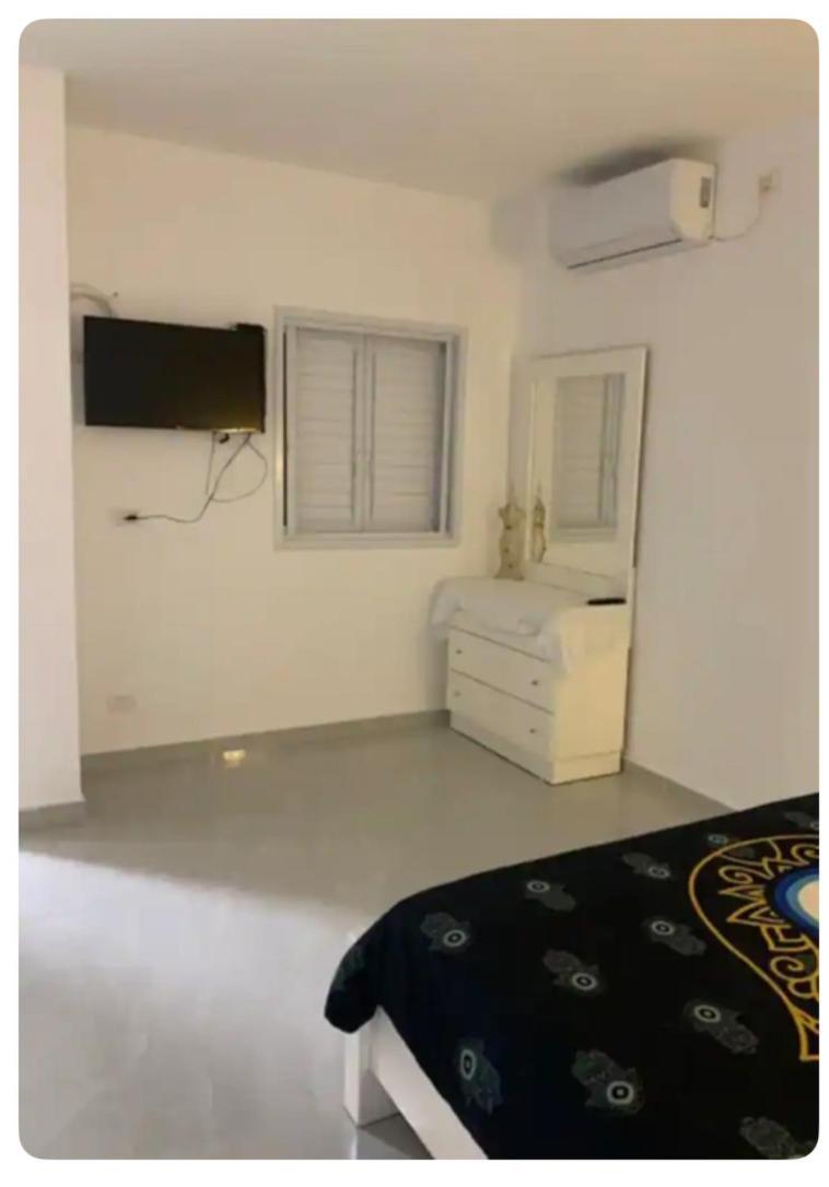 Romy Boutique Apartment Нетания Екстериор снимка