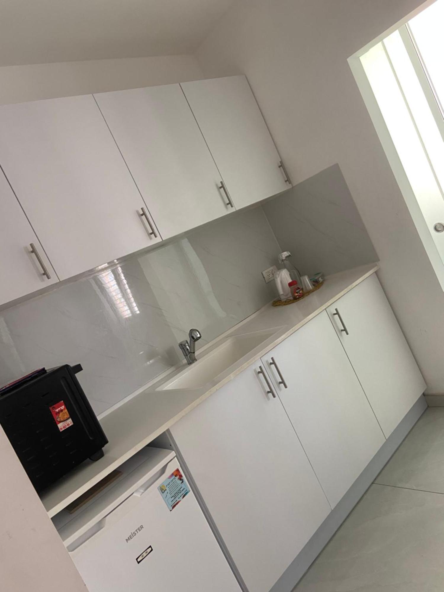 Romy Boutique Apartment Нетания Екстериор снимка